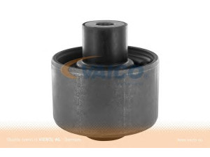 VAICO V37-0107 valdymo svirties/išilginių svirčių įvorė 
 Ašies montavimas/vairavimo mechanizmas/ratai -> Valdymo svirtis/pasukamosios svirties sujungimas -> Montavimas/sutvirtinimas
MR 102063, 30 851 257, 30 871 221