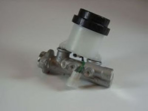 AISIN MN-074 pagrindinis cilindras, stabdžiai 
 Stabdžių sistema -> Pagrindinis stabdžių cilindras
46010-04P00, 46010-06F00